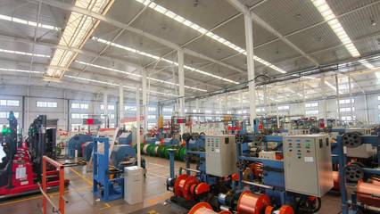 泰安 以計(jì)算機(jī)軟硬件為基，數(shù)字引擎驅(qū)動(dòng)制造升級(jí)，“黑燈工廠”點(diǎn)亮智造未來(lái)